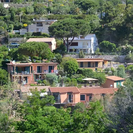 Danila מלון 3*